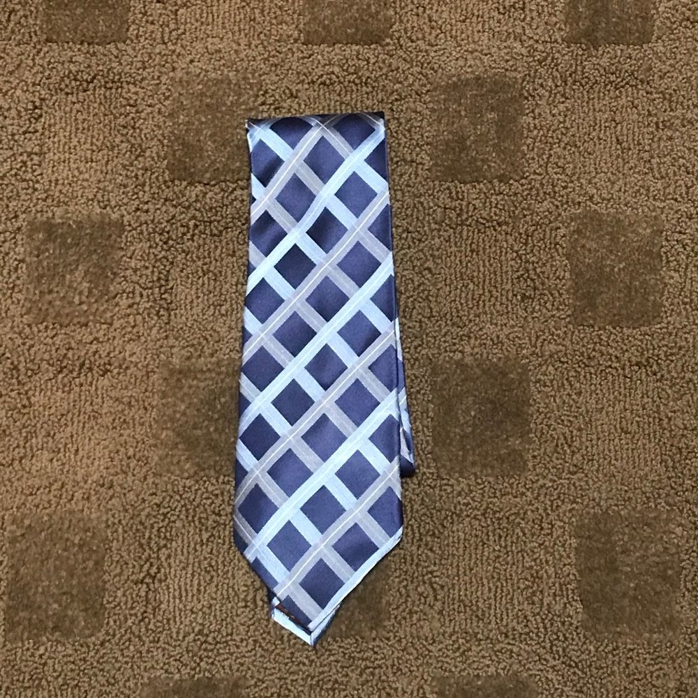 Men's BCBG Attitude blue criss-cross tie